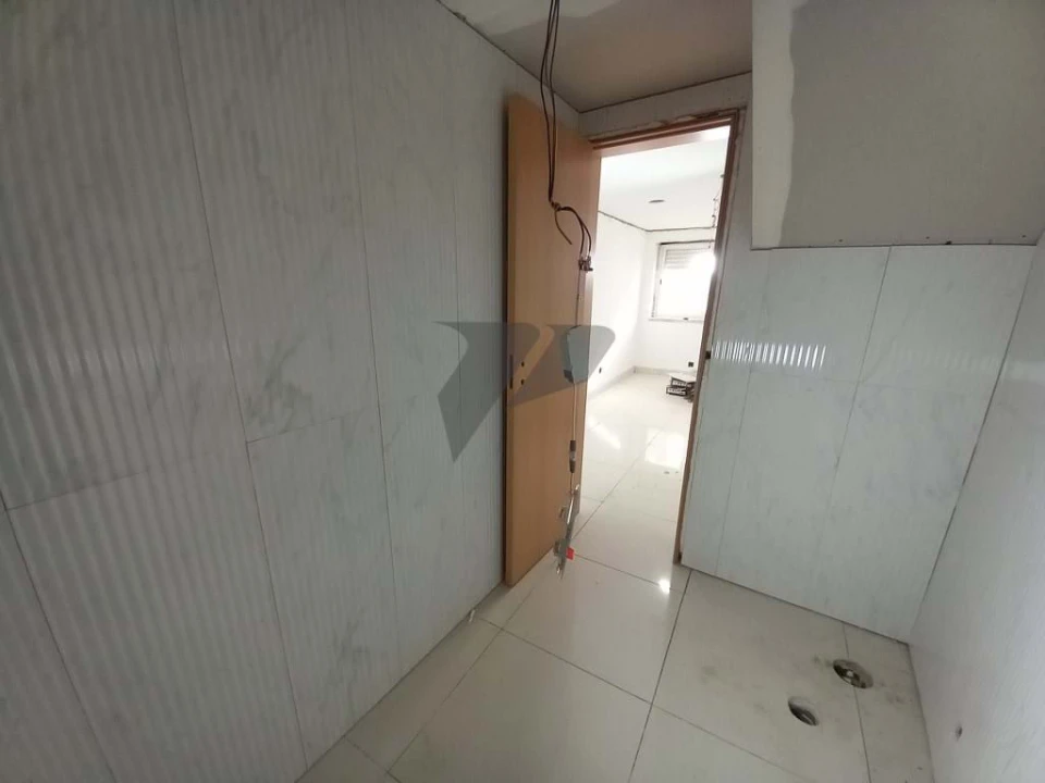 Moradia T6 para Venda em Carcavelos e Parede Foto 43