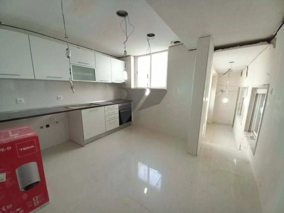 Moradia T6 para Venda em Carcavelos e Parede Foto 56