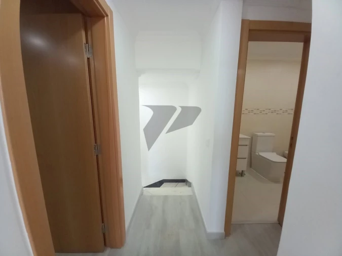 Moradia T6 para Venda em Carcavelos e Parede Foto 35