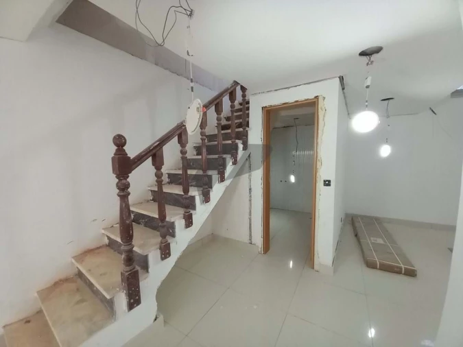 Moradia T6 para Venda em Carcavelos e Parede Foto 42