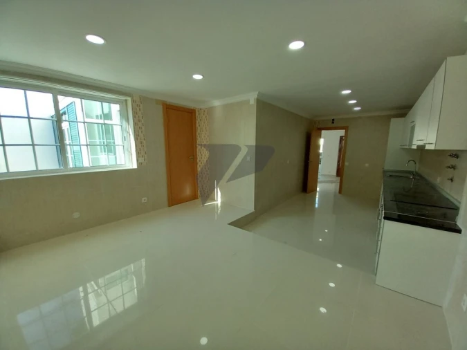 Moradia T6 para Venda em Carcavelos e Parede Foto 7