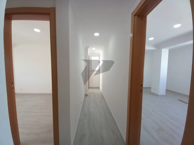 Moradia T6 para Venda em Carcavelos e Parede Foto 16