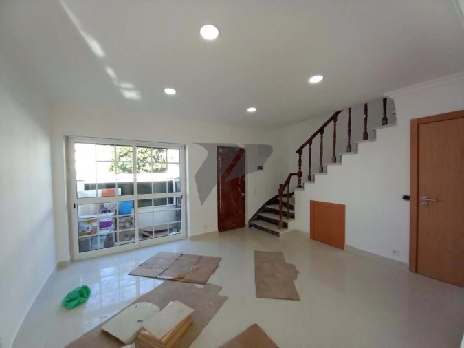 Moradia T6 para Venda em Carcavelos e Parede Foto 14