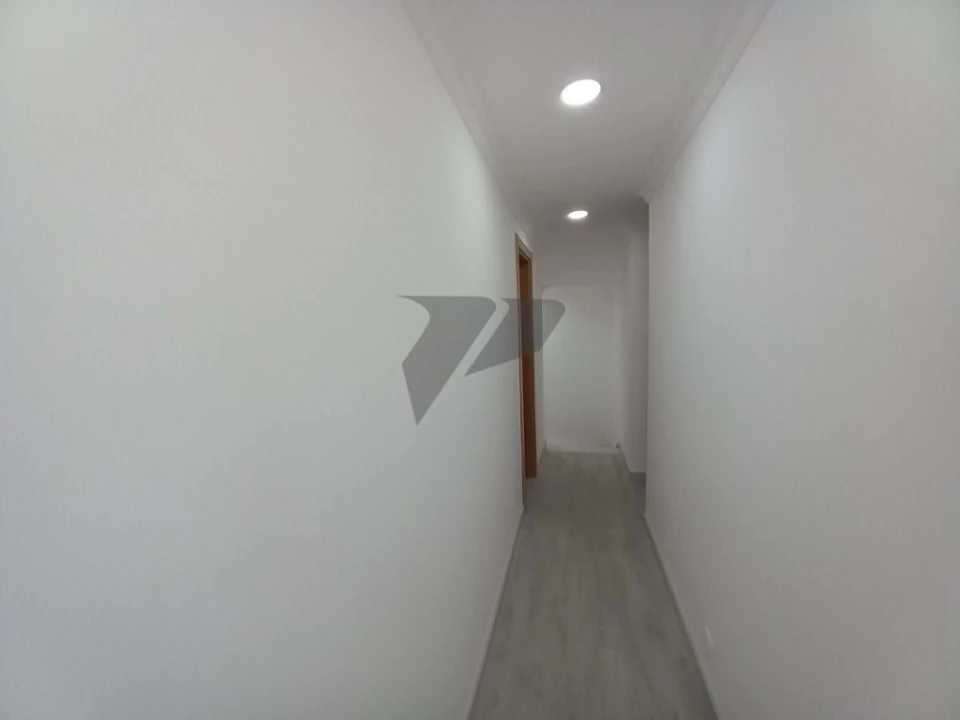 Moradia T6 para Venda em Carcavelos e Parede Foto 34