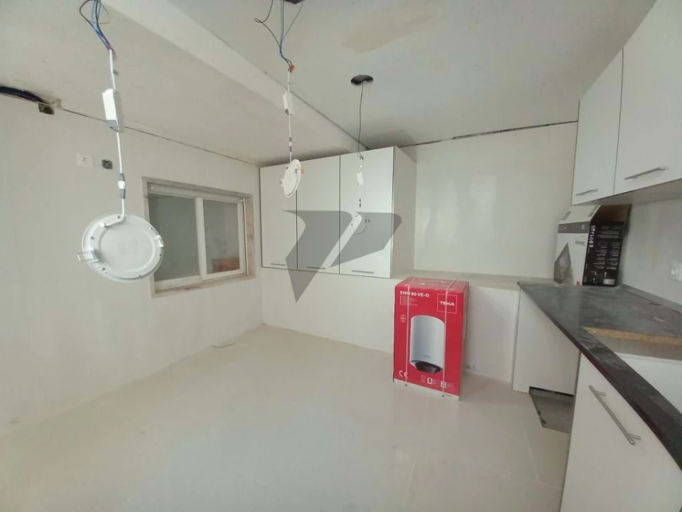 Moradia T6 para Venda em Carcavelos e Parede Foto 55