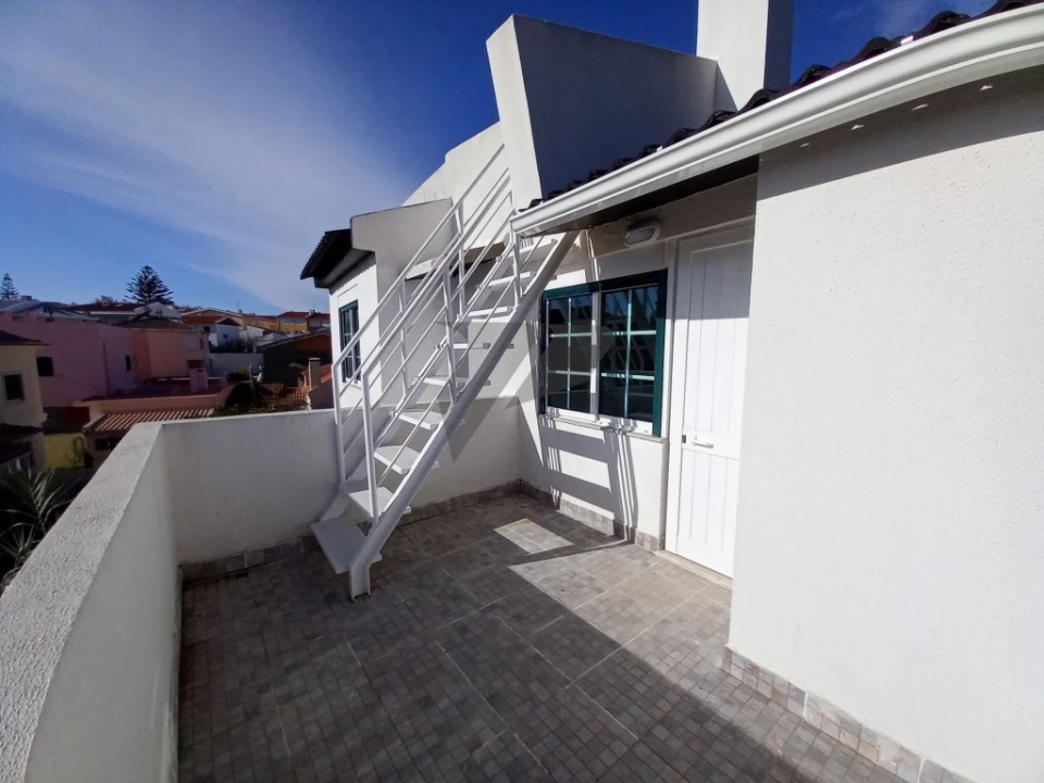 Moradia T6 para Venda em Carcavelos e Parede Foto 28