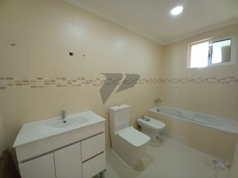 Moradia T6 para Venda em Carcavelos e Parede Foto 23