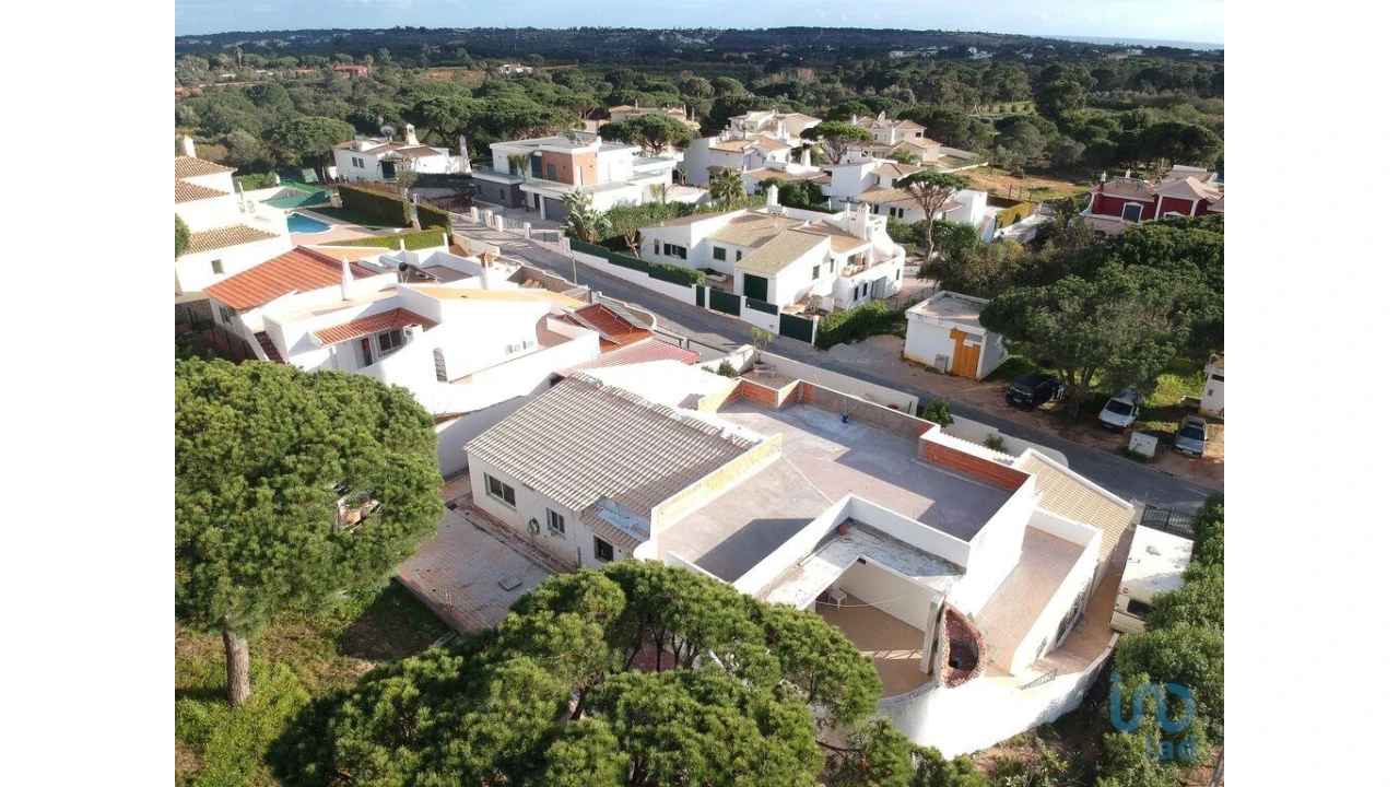 Moradia T4 para Venda em Quarteira Foto 8