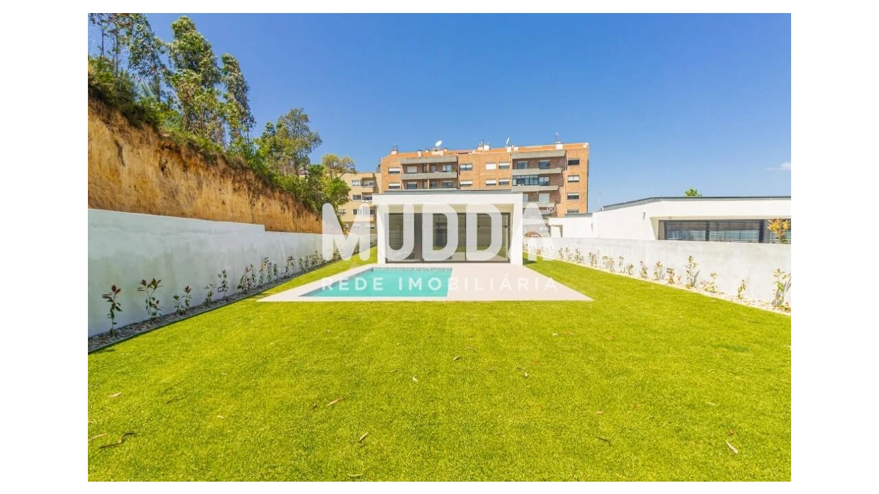 Moradia T4 para Venda em Rio Meão Foto 8