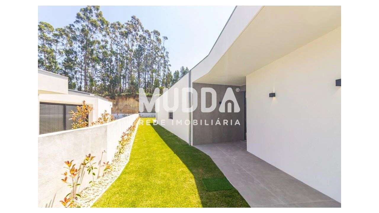 Moradia T4 para Venda em Rio Meão Foto 2