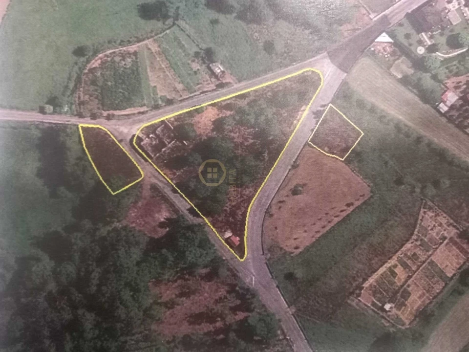 Terreno Misto para Venda em Orgens Foto 1