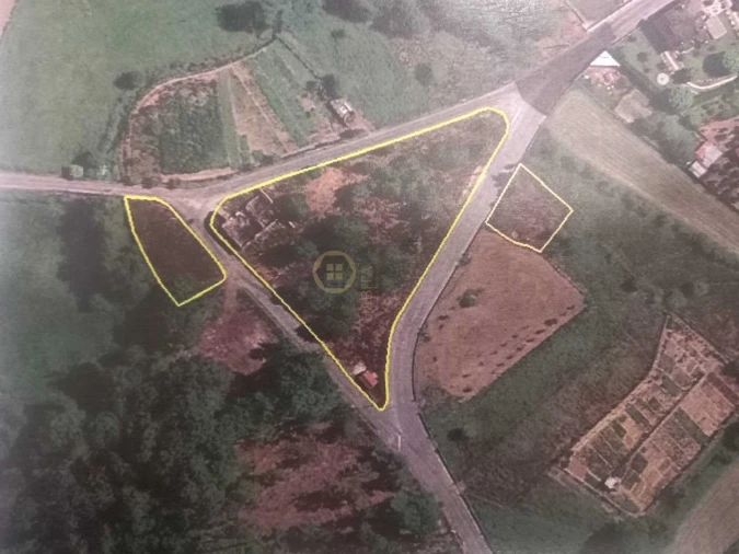 Terreno Misto para Venda em Orgens Foto 1