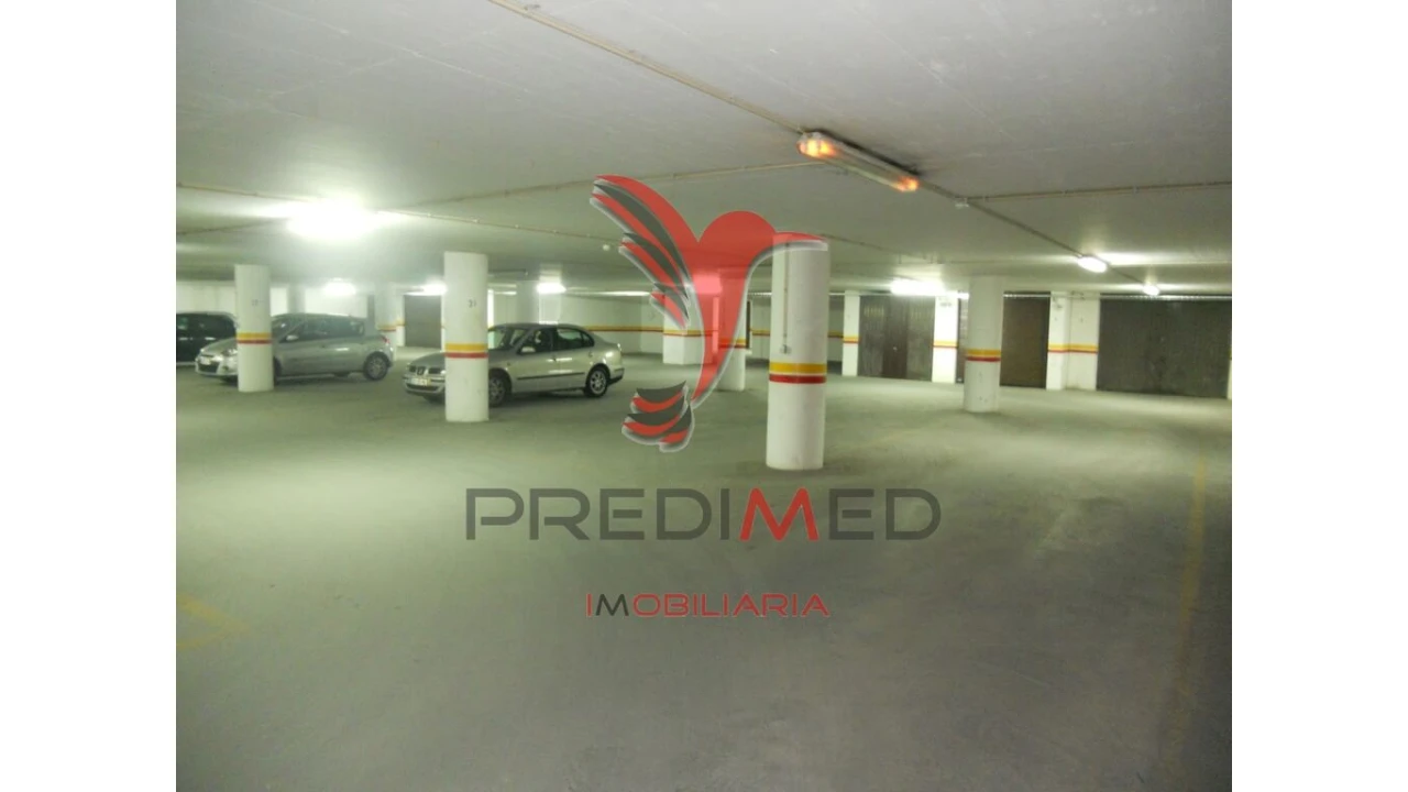 Prédio para Venda em Cacém e São Marcos Foto 3