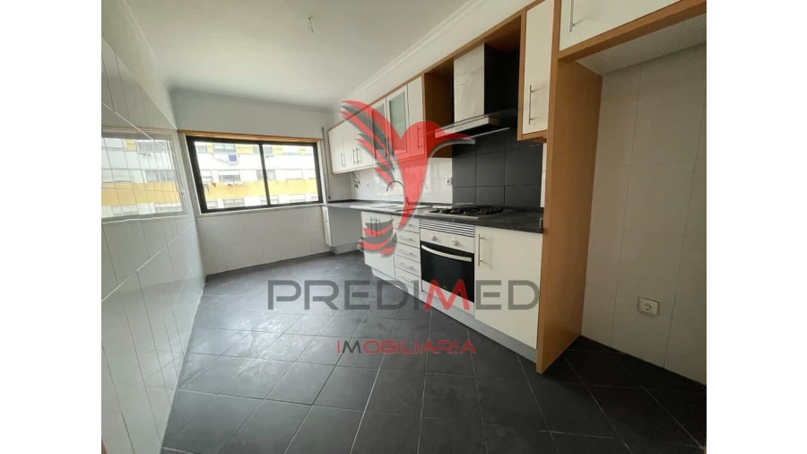 Prédio para Venda em Cacém e São Marcos Foto 7