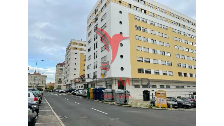 Prédio para Venda em Cacém e São Marcos Foto 1