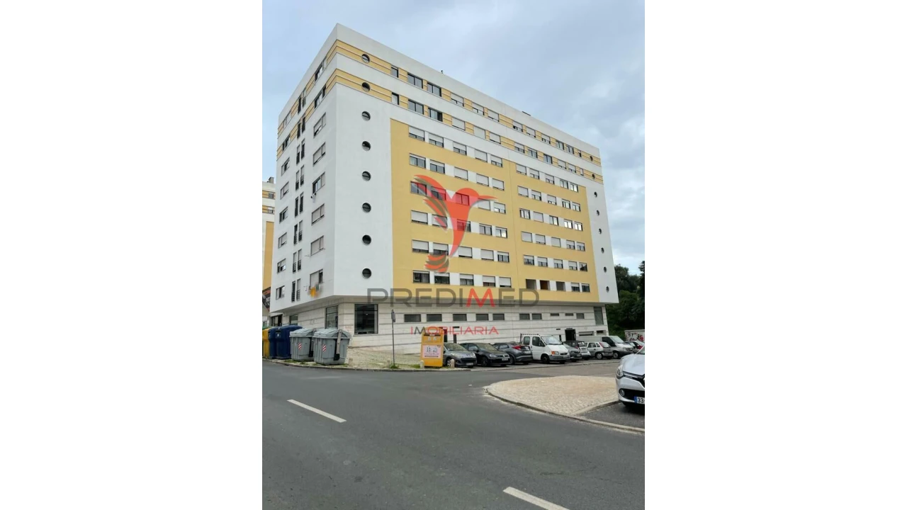 Prédio para Venda em Cacém e São Marcos Foto 3