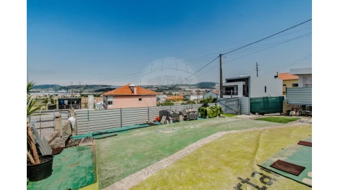 Terreno para Venda em Vialonga