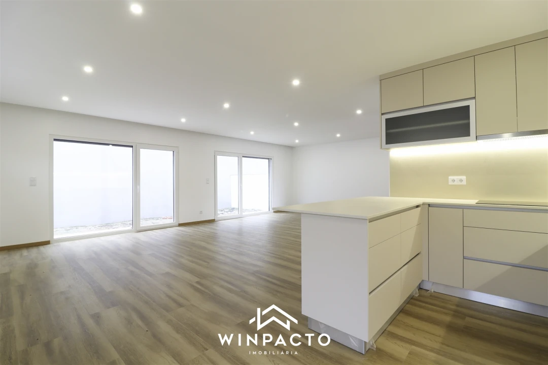 Moradia T4 para Venda em Seia, São Romão e Lapa dos Dinheiros Foto 10