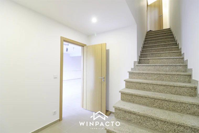 Moradia T4 para Venda em Seia, São Romão e Lapa dos Dinheiros Foto 51