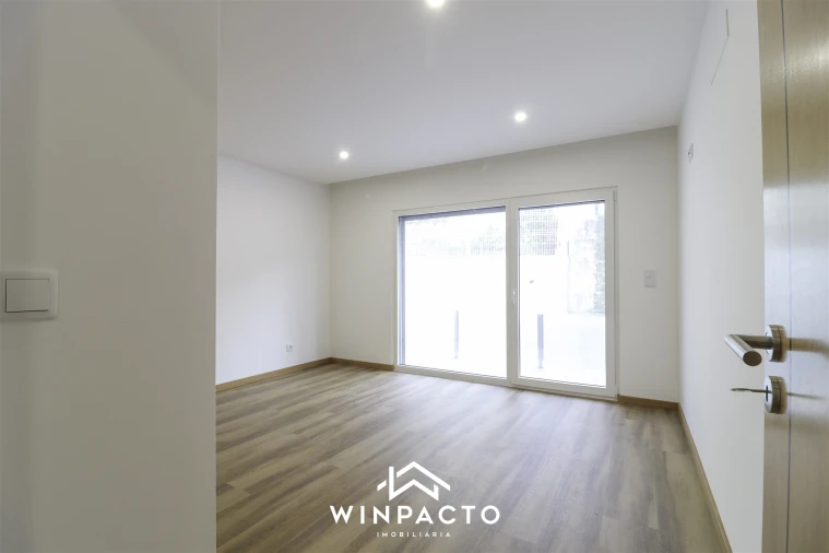 Moradia T4 para Venda em Seia, São Romão e Lapa dos Dinheiros Foto 25