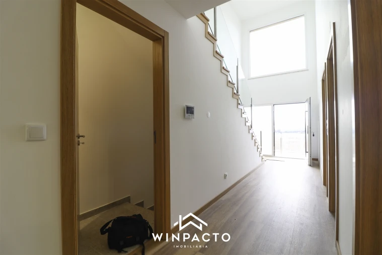 Moradia T4 para Venda em Seia, São Romão e Lapa dos Dinheiros Foto 3