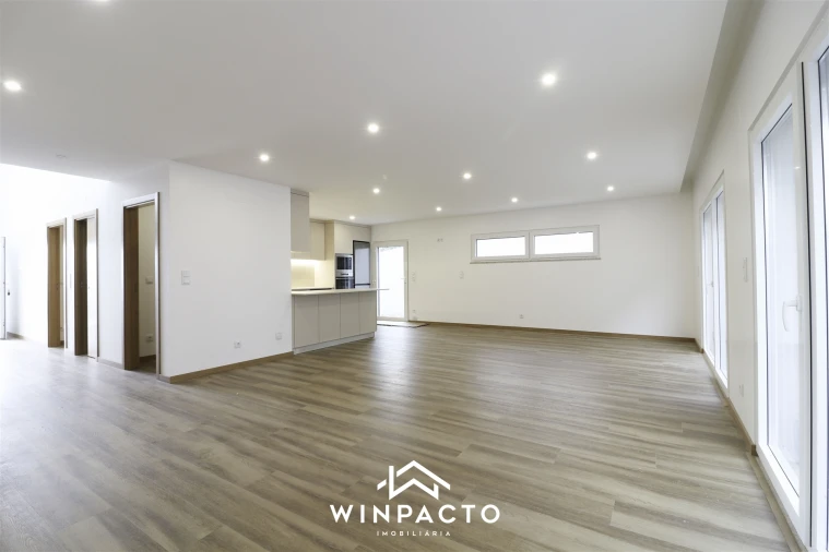 Moradia T4 para Venda em Seia, São Romão e Lapa dos Dinheiros Foto 6