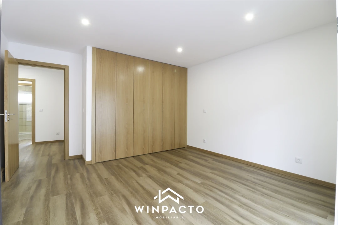 Moradia T4 para Venda em Seia, São Romão e Lapa dos Dinheiros Foto 30