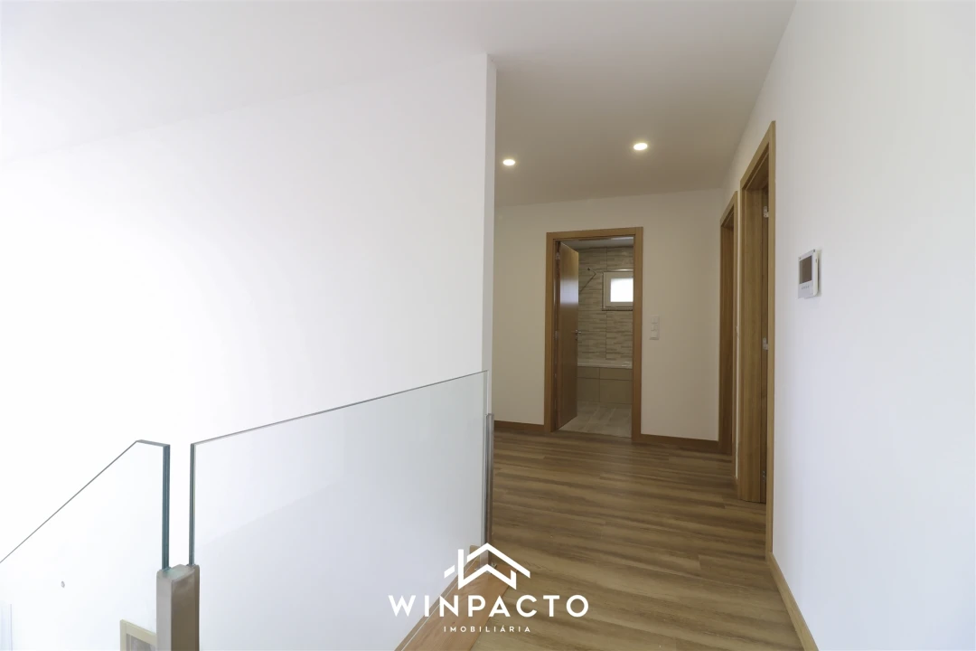 Moradia T4 para Venda em Seia, São Romão e Lapa dos Dinheiros Foto 18