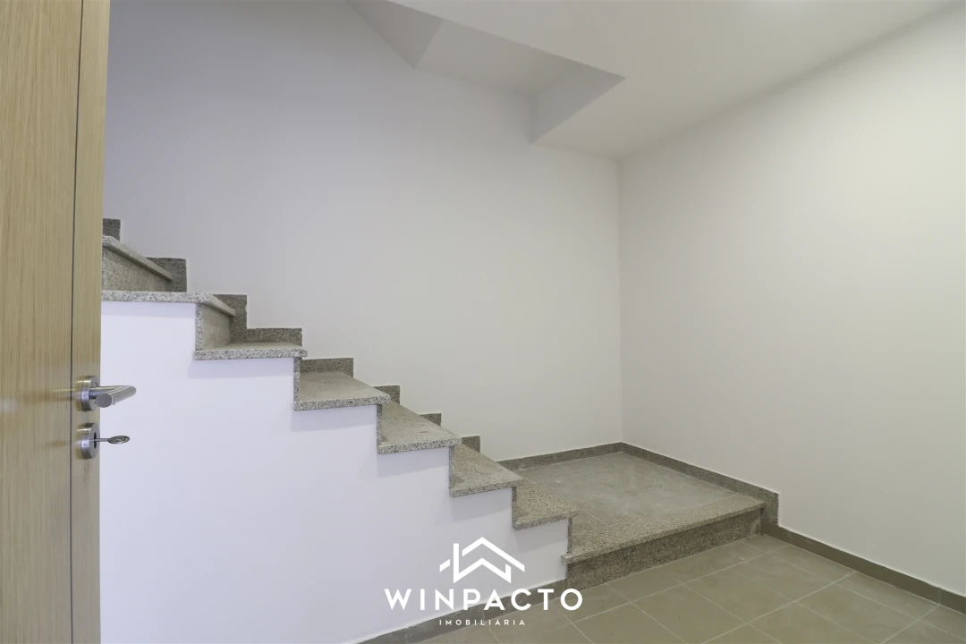 Moradia T4 para Venda em Seia, São Romão e Lapa dos Dinheiros Foto 50