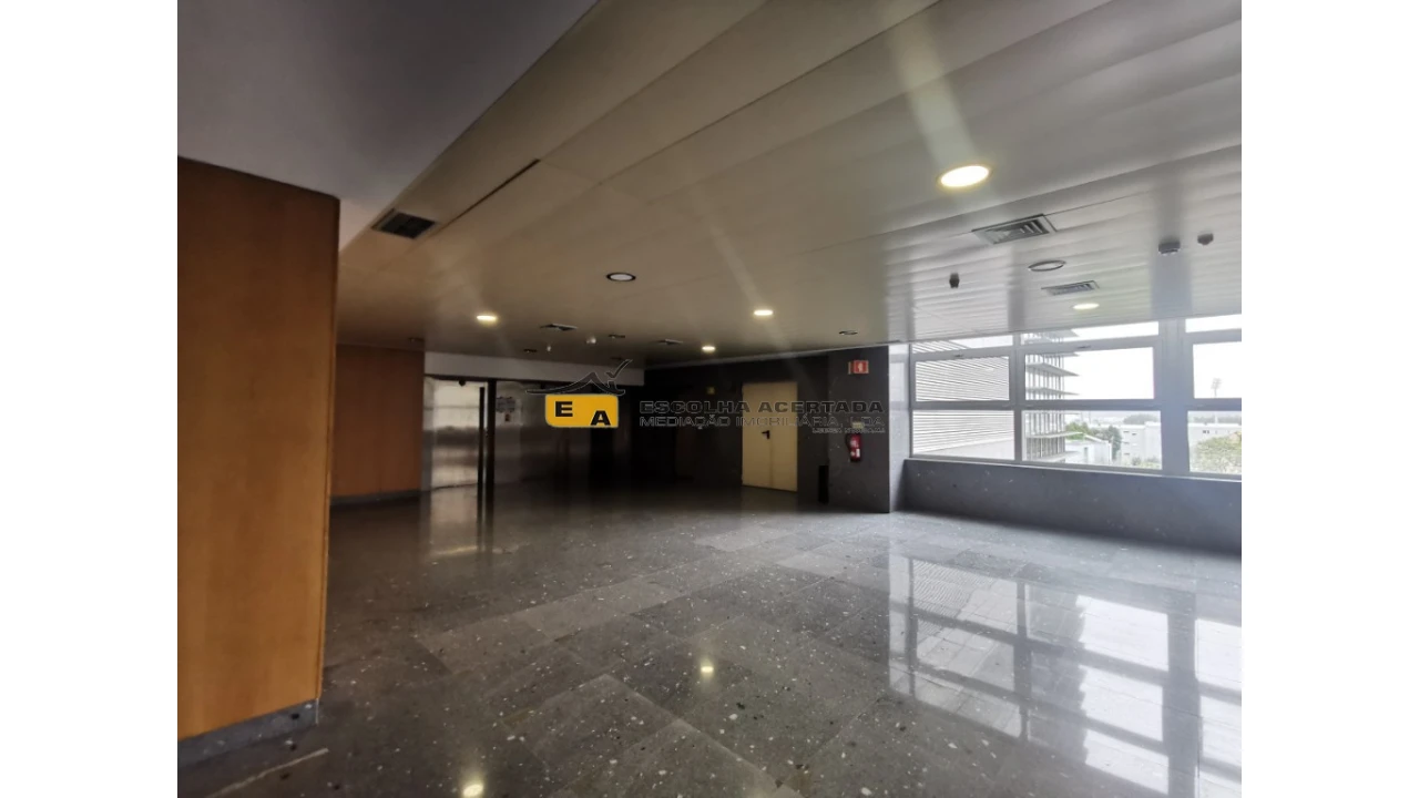 Escritório para Arrendamento em Cidade da Maia Foto 5