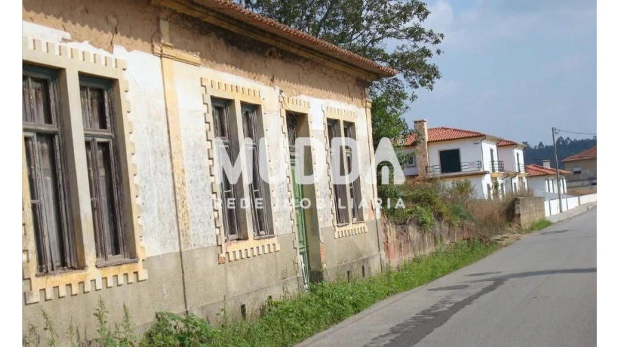 Moradia T2 para Venda em Alquerubim Foto 4