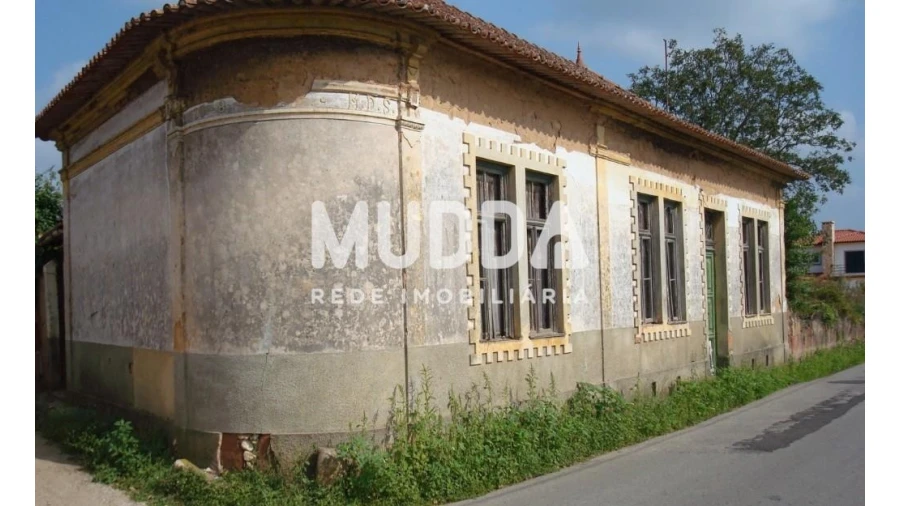 Moradia T2 para Venda em Alquerubim Foto 3