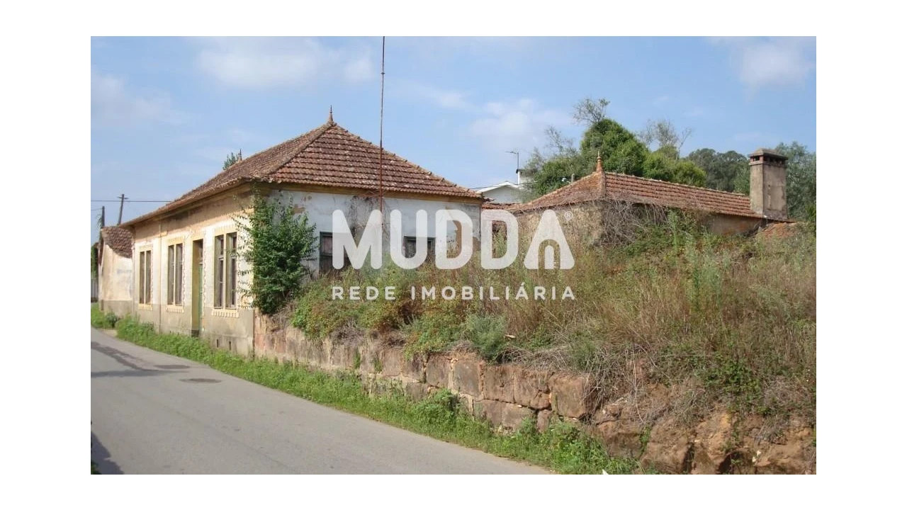 Moradia T2 para Venda em Alquerubim Foto 1