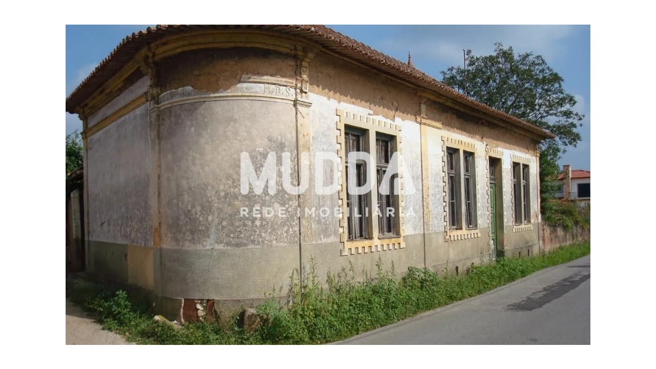 Moradia T2 para Venda em Alquerubim Foto 3