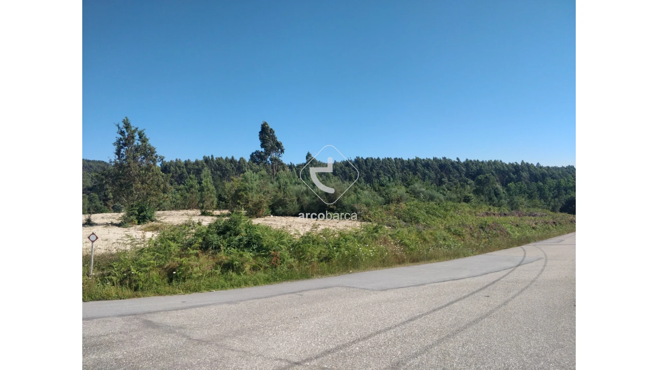 Terreno para Venda em Romarigães Foto 3