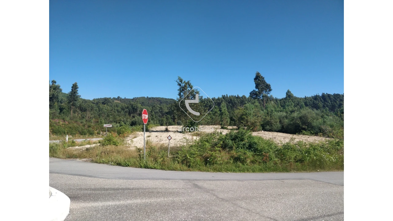 Terreno para Venda em Romarigães Foto 11
