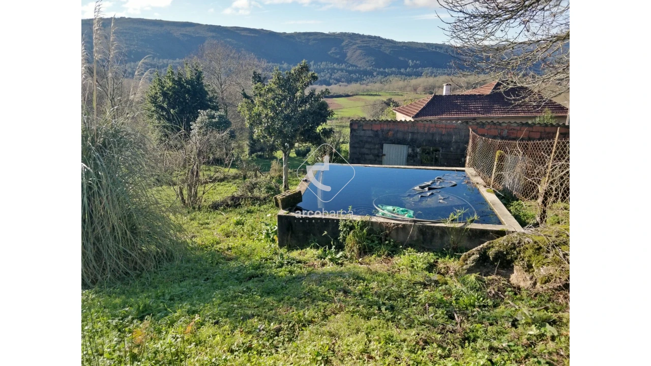 Terreno para Venda em Coura Foto 6
