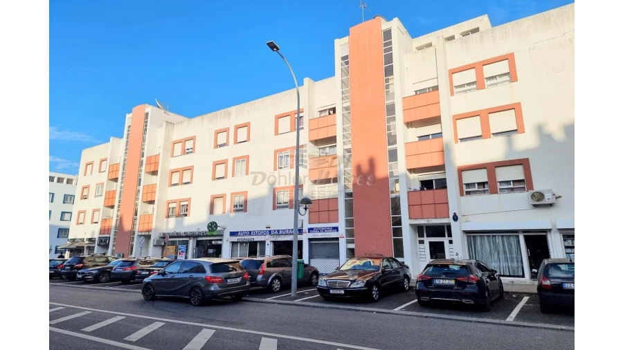 Apartamento T2 para Venda em Alfragide Foto 1