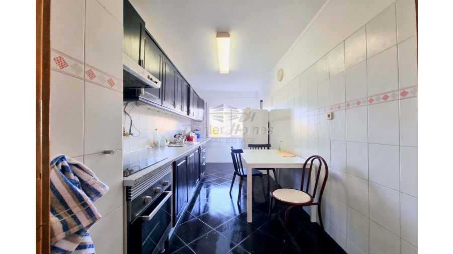 Apartamento T2 para Venda em Alfragide Foto 3