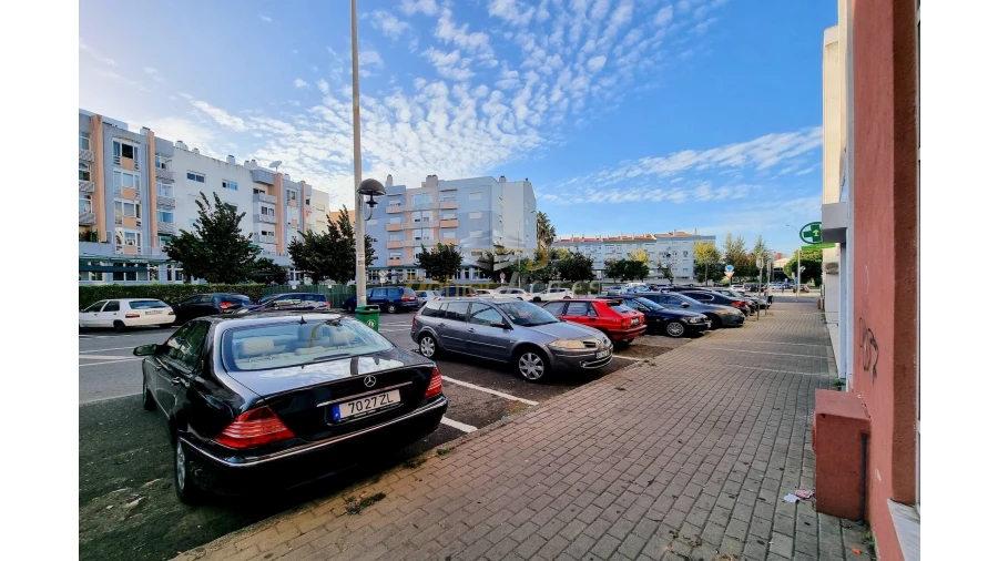 Apartamento T2 para Venda em Alfragide Foto 19
