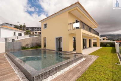 Moradia T3 para Venda em São Martinho