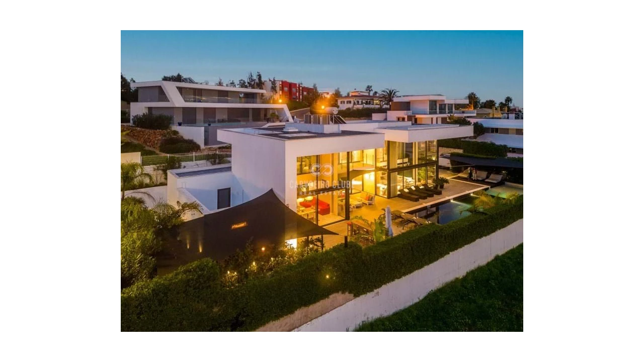 Moradia T4 para Venda em Ferragudo Foto 25