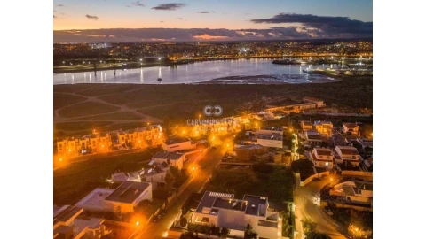 Moradia T4 para Venda em Ferragudo