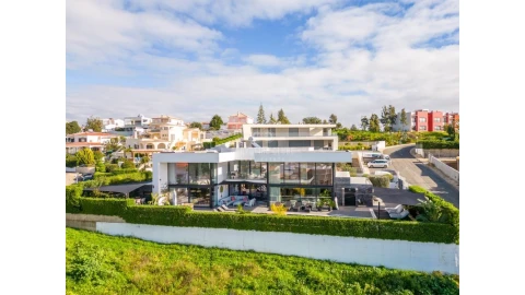 Moradia T4 para Venda em Ferragudo