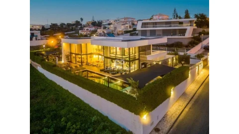 Moradia T4 para Venda em Ferragudo