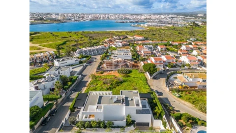 Moradia T4 para Venda em Ferragudo