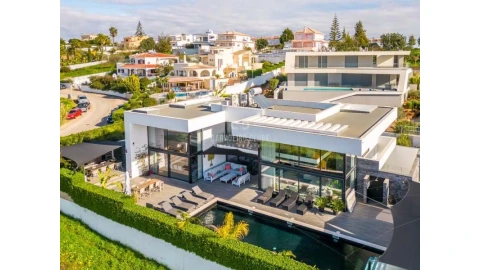 Moradia T4 para Venda em Ferragudo