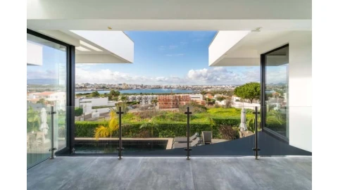 Moradia T4 para Venda em Ferragudo