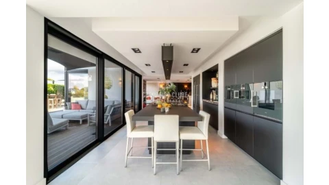 Moradia T4 para Venda em Ferragudo