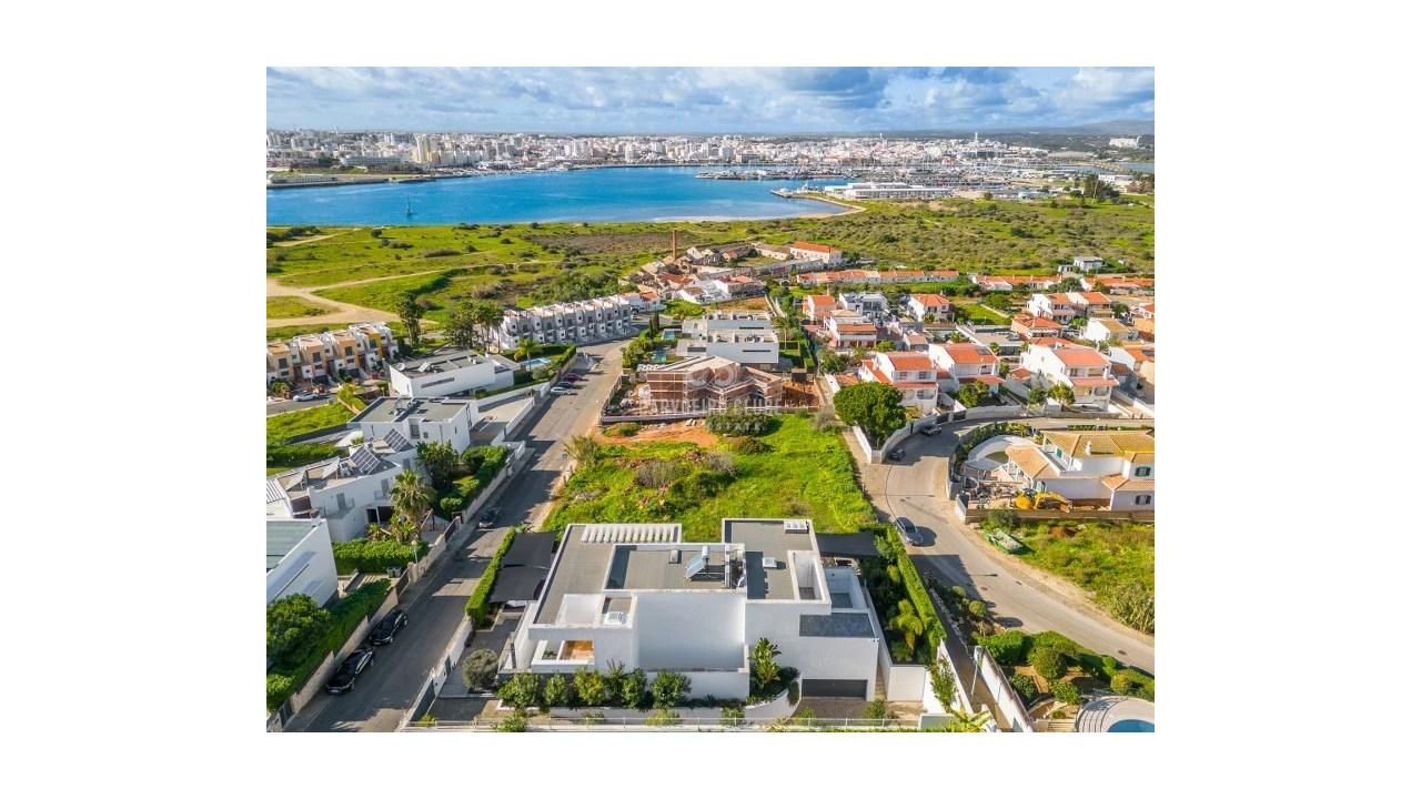 Moradia T4 para Venda em Ferragudo Foto 20